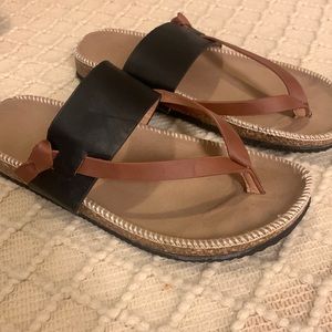 ADORABLE black & brown sandals!! Nearly new.. wore less than 5 times!